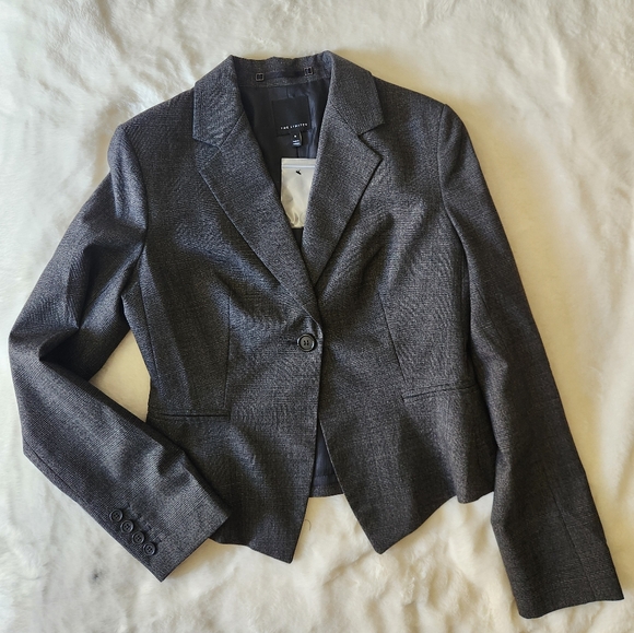 🆕️T. Limited- Drew Suit Set - Picture 2 of 11